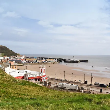 1 Easby Hall *